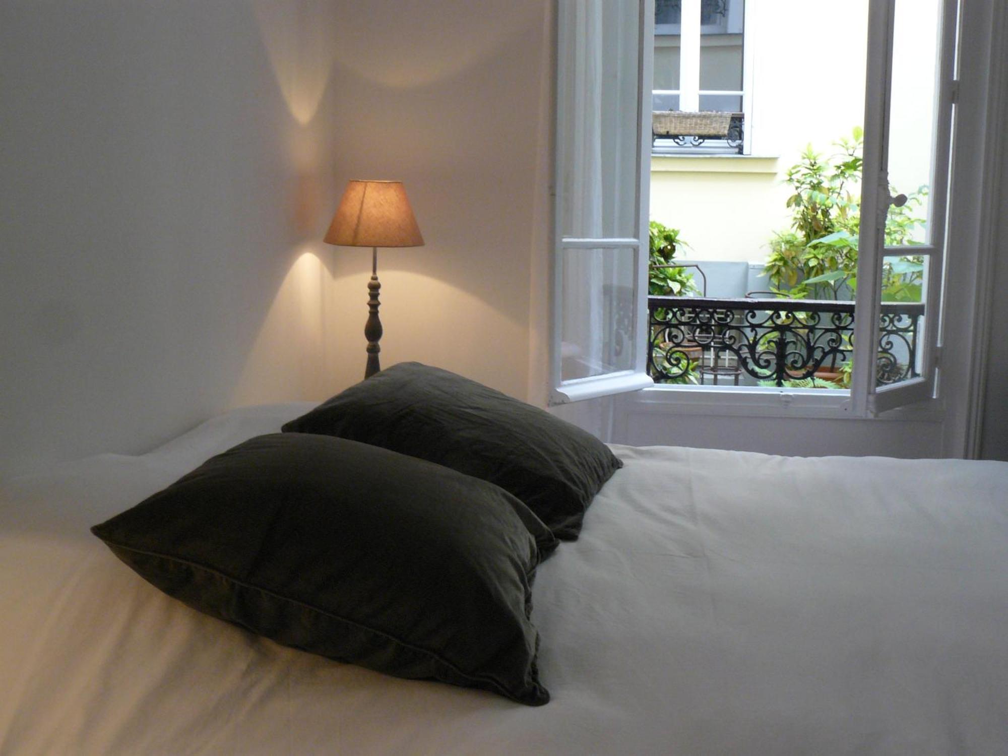 パリ ラ クール デュ サンキエム シャンブル ドット Bed & Breakfast エクステリア 写真