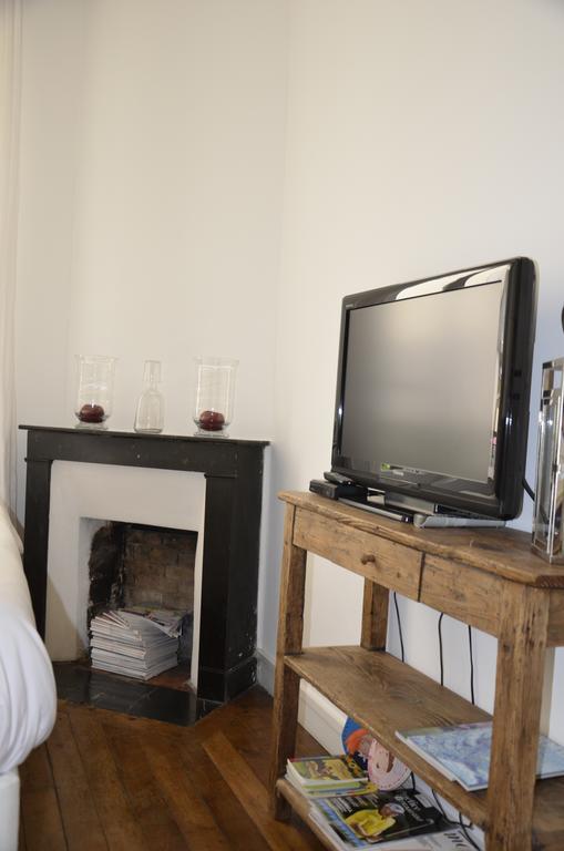 パリ ラ クール デュ サンキエム シャンブル ドット Bed & Breakfast 部屋 写真