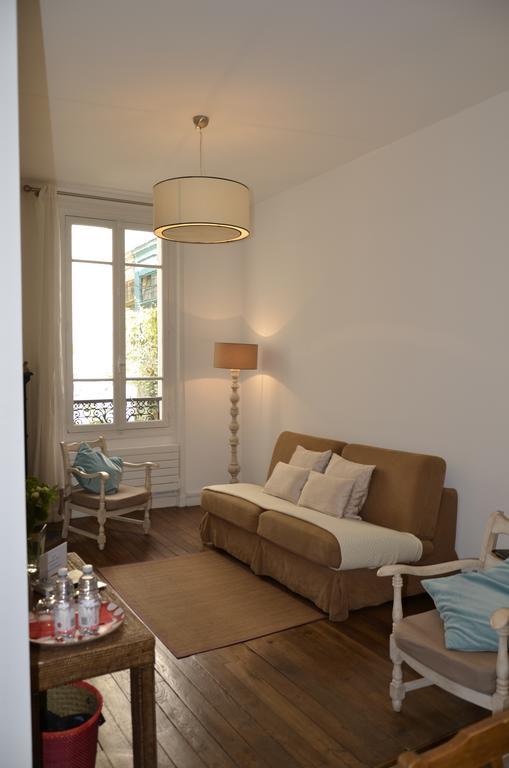 パリ ラ クール デュ サンキエム シャンブル ドット Bed & Breakfast 部屋 写真